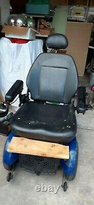 Used Electric wheelchair. Needs to be cleaned. Jazzy Elite Series/2014
