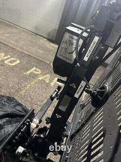 BRUNO ASL-250 Support de levage électrique pour fauteuil roulant scooter monté sur attelage
