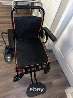 Fauteuil roulant électrique pliable avec scooter de mobilité. Avec télécommande.