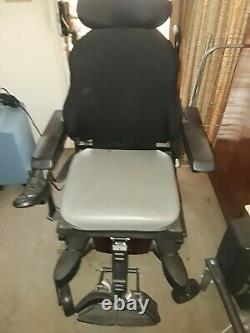 Quickie Qm-710 Fauteuil Roulant Électrique Avec Power Recline & Tilt